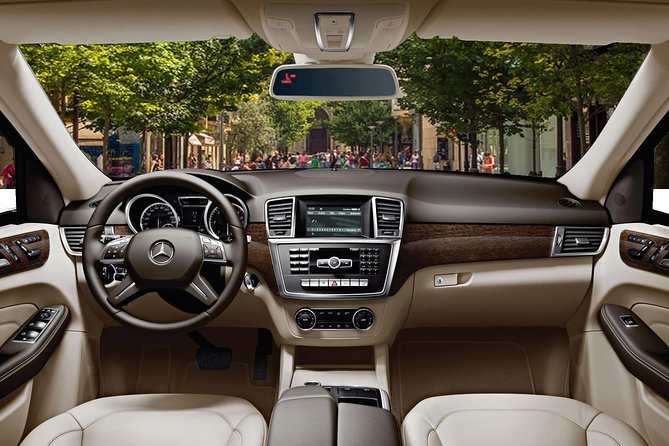 San Sebastián Private Transfer From the City Centre to San Sebastián Airport - Cancellation Policy