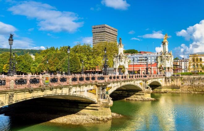 San Sebastian: Private Walking Tour With Pintxo and Drink - Highlights