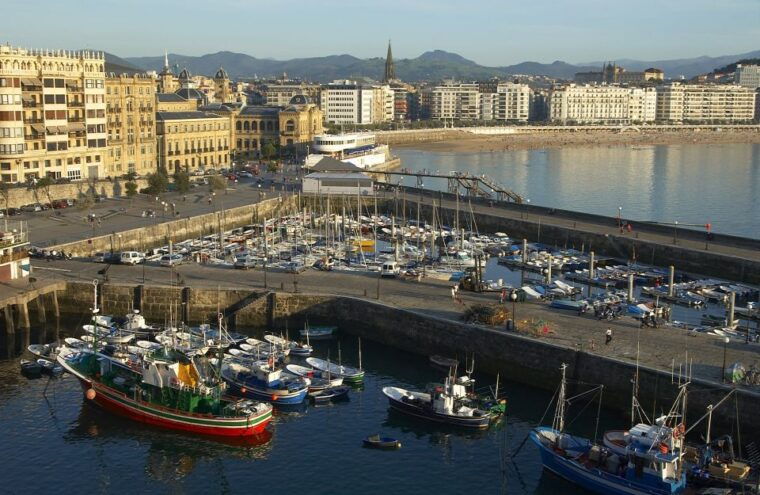 San Sebastian Walking Tour With Pintxo and Drink - Discovering Hidden Gems