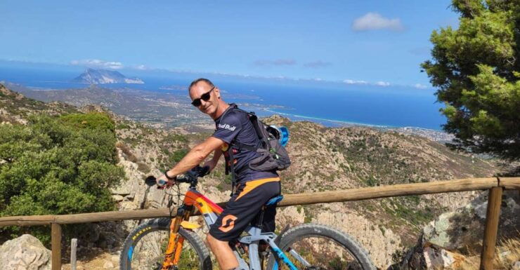 San Teodoro: Guided E-Bike Tour - Experience