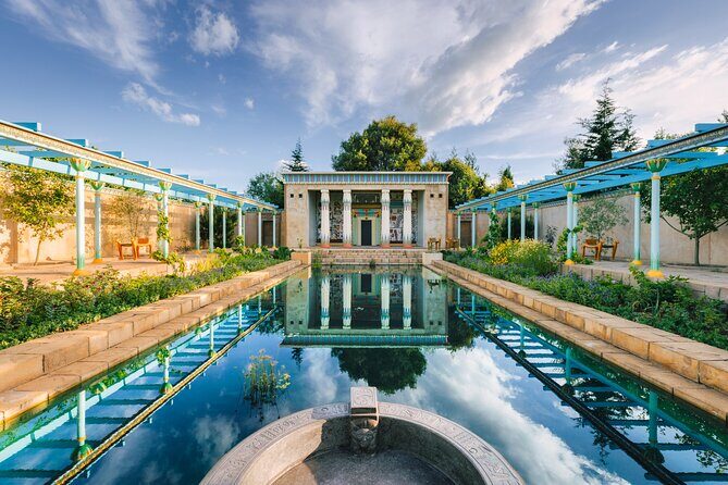 Sanctuary Mountain Ancient Forest Walk & Hamilton Gardens Tour - The Sum Up