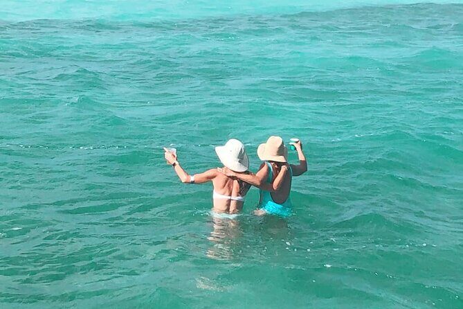 Sandbar Escape in Marathon - Sandbar Escape in Marathon: A Relaxing Day on the Water