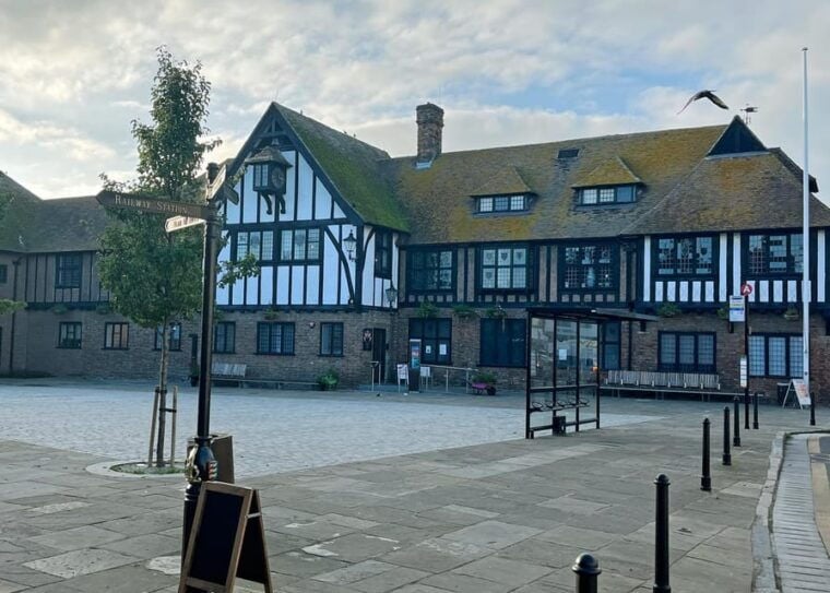 Sandwich: Private 2hr Walking Tour with a Blue Badge Guide - What to Expect from the Itinerary