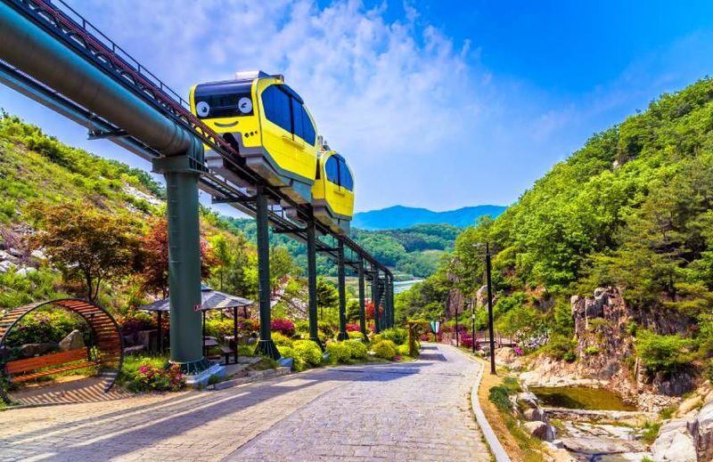 Sanjeong Lake+Art Valley + Jaein Falls Tour from Seoul - Approaching Jaein Falls