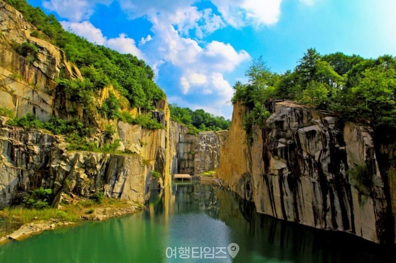 Sanjeong Lake+Art Valley + Jaein Falls Tour from Seoul - What the guide and coach add