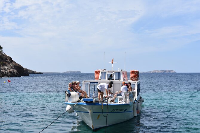 Sant Antoni - Cala Salada Beach. - How to Get to Sant Antoni - Cala Salada Beach
