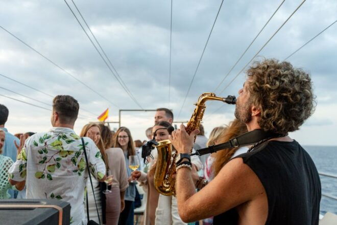 Sant Antoni De Portmany: Sunset Cruise With Drinks and Music - Meeting Point and Directions