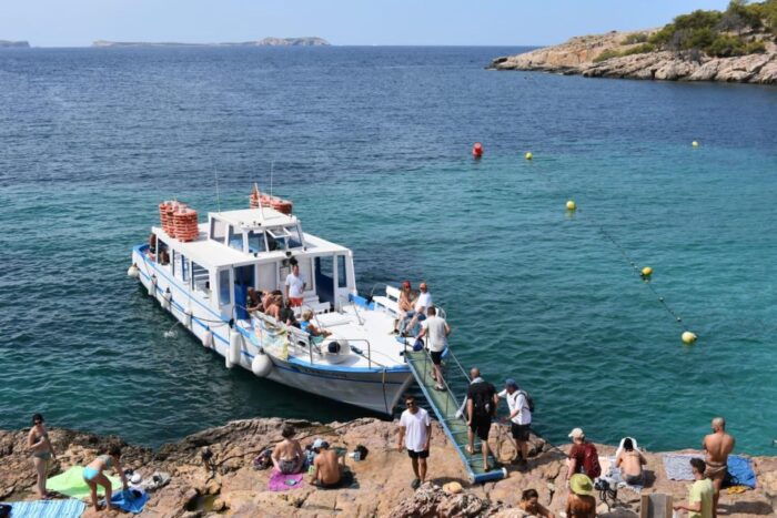 Sant Antoni: Round-Trip Ferry Transfer to Cala Salada Beach - Customer Feedback and Ratings