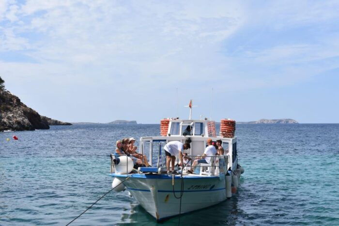 Sant Antoni: Round-Trip Ferry Transfer to Cala Salada Beach - Accessibility and Return Times