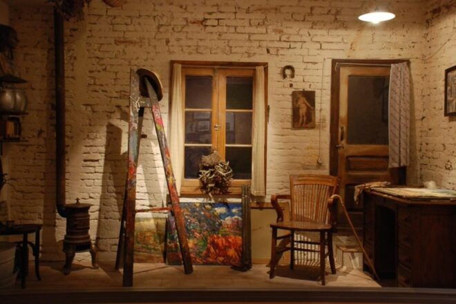 Sant Cugat Del Vallès: Cal Gerrer House Museum Entry Ticket - Brochures and Language Options