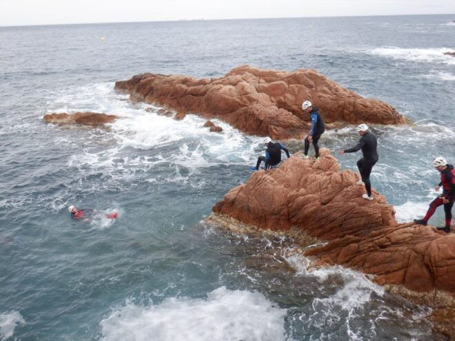 Sant Feliu De Guixols: Coasteering Jumps in the Sea - Group and Instructor Details