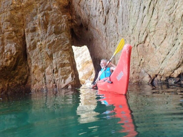 Sant Feliu De Guíxols: Morning Sea Kayak Tour - Guided Experience