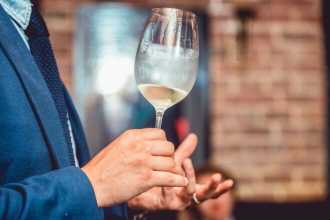 Santa Barbara: Sparkling Wine Walking Tour - Gift Option
