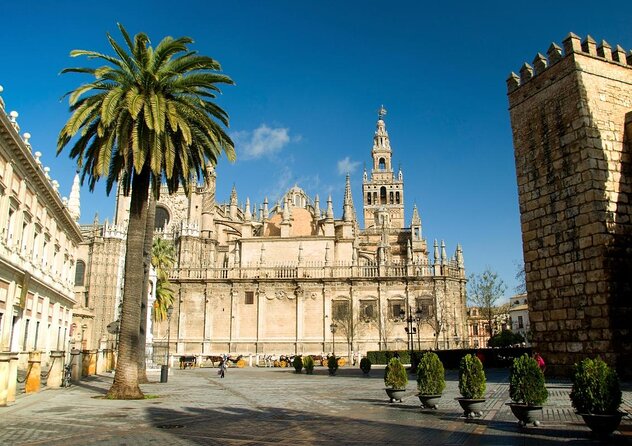 Santa Cruz Quarter and Alcazar Guided Day Tour in Seville - Tour Details and Duration