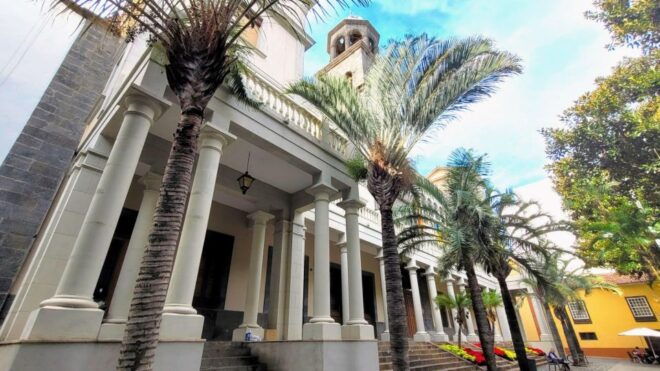 Santa Cruz: Self-guided Old Town Walk Sights and Specials - Important Information