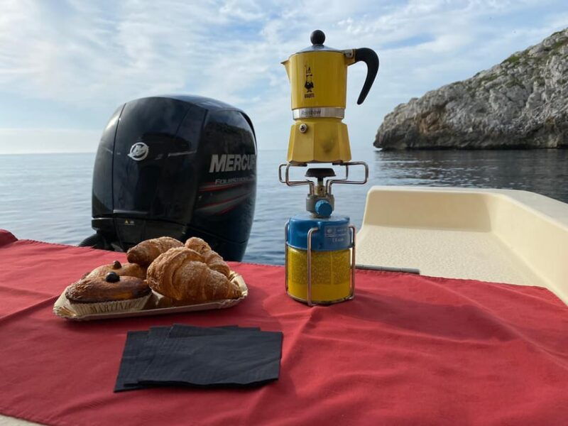 SANTA MARIA DI LEUCA: TOUR ESCLUSIVO CON APERITIVO - The Experience on Board: Comfort, Views, & Personalization