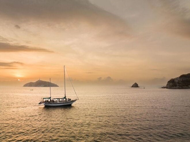 Santa Marta: Sunset Tour - On-board Amenities