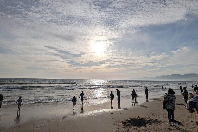 Santa Monica Scavenger Hunt Walking Tour and Game - FAQ