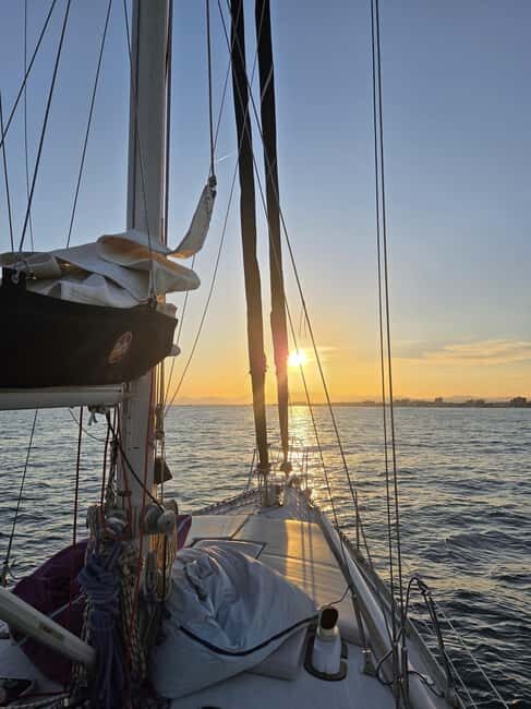 Santa Pola: Gin and tonic tasting and sunset sailboat ride - Discovering Santa Pola’s Sunset with Gin and Tonic on a Sailboat