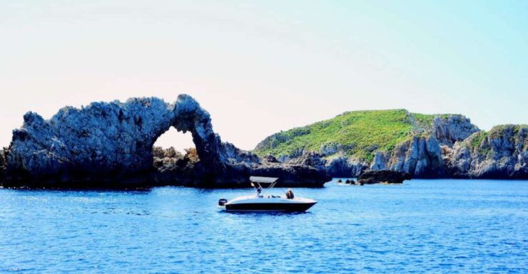 Santa Ponsa: BOAT Tour Without License. Be the Captain! - Instructor and Private Group Experience