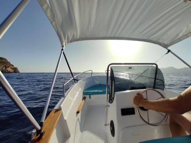 Santa Ponsa: License-Free Boat Rental - Safety and Instruction Details