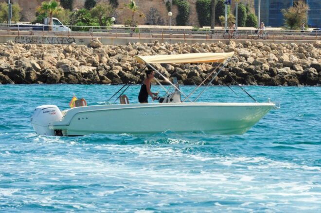 Santa Ponsa: MINERVA, License Boat Rental - Boat Features and Safety