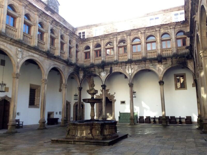 Santiago De Compostela: Highlights Tour With Tickets - Good To Know