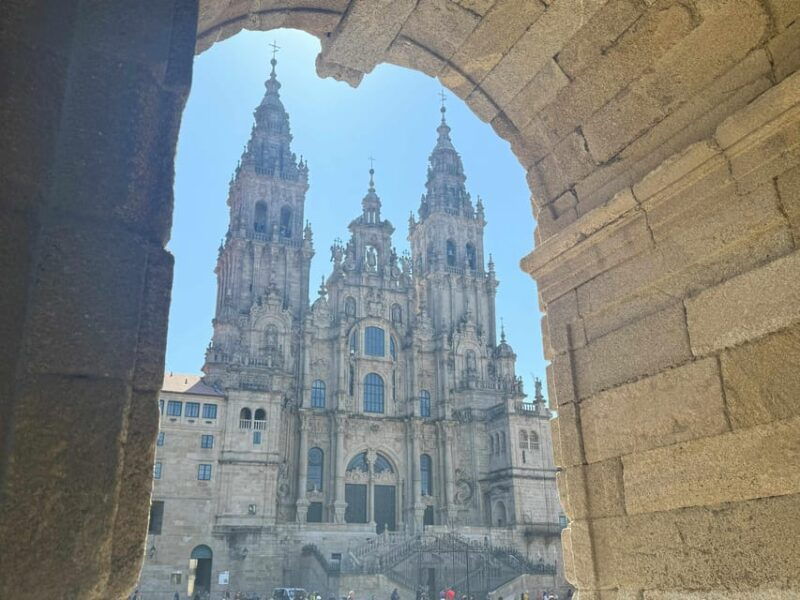 Santiago De Compostela: Highlights Tour With Tickets - Itinerary