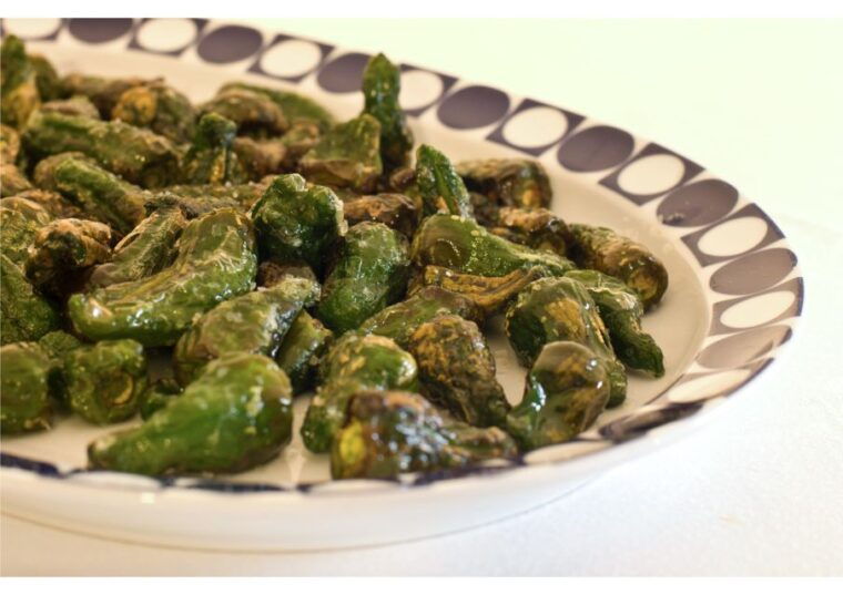 Santiago De Compostela: Legends Tour and Galician Dinner - Savoring the Galician Dinner Experience