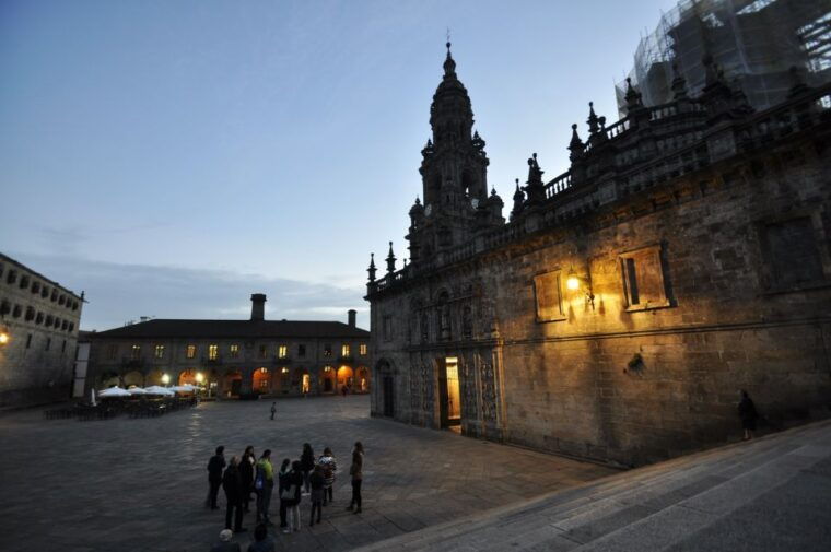 Santiago De Compostela: Legends Tour and Galician Dinner - The Mystical Queimada Show