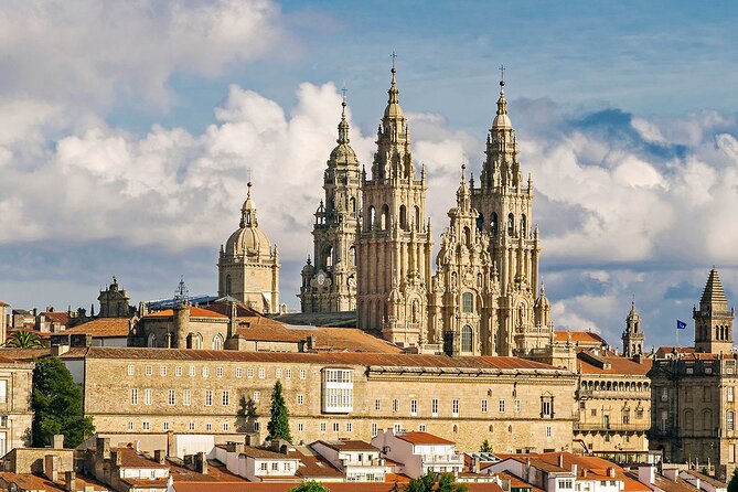 Santiago De Compostela Private Transfer From the City Centre to SCQ Airport - Meeting and Pickup