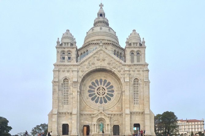 Santiago De Compostela & Viana Do Castelo From Porto - Tour Overview and Highlights