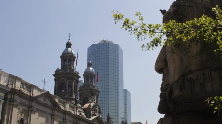 Santiago: Guided Family Walking Tour - Experience Highlights