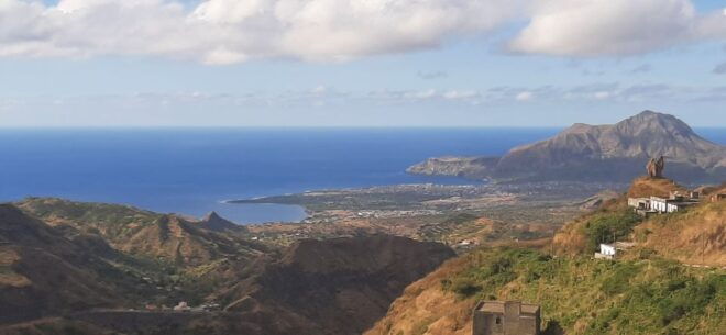 Santiago Island: Full-Day Sightseeing Experience - Tour Itinerary