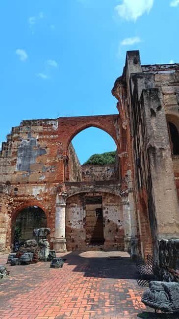 Santo Domingo: Colonial walk and watercolor. - Good To Know