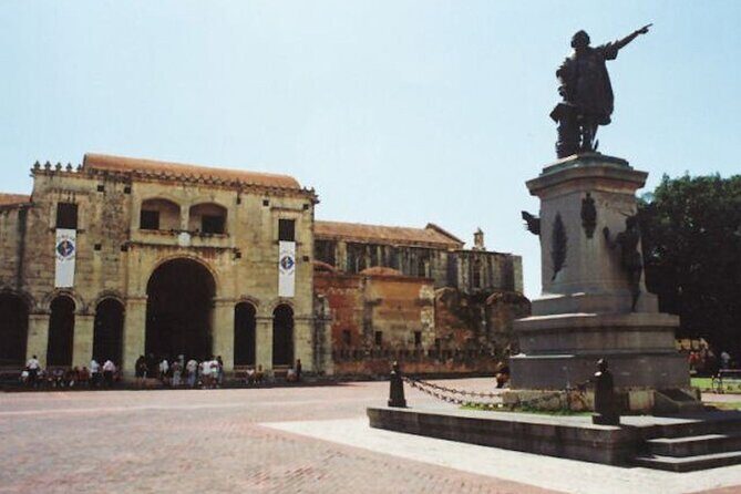 Santo Domingo Full Day Sightseeing Tour with Lunch - Exploring Santo Domingo’s Modern Side and Cultural Landmarks