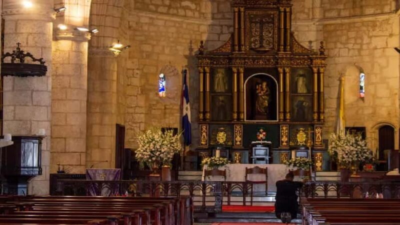 Santo Domingo: Los Tres Ojos, Faro a Colón & Colonial Zone - Walking through the Colonial Zone