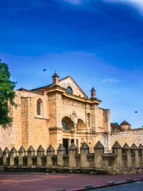 Santo Domingo: Private VIP Tour City Tour + Beach with Lunch - Good To Know