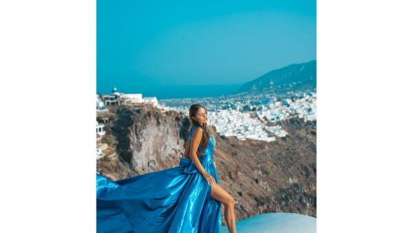 Santorini: 1Hour Flying Dress Photoshoot - What to Expect After the Shoot