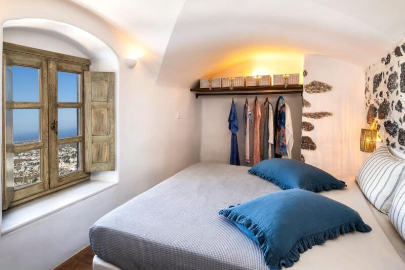 Santorini: 4-Day/3 nights Alternative historical experience - Good To Know