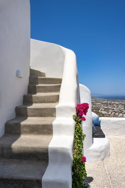 Santorini: 4-Day/3 nights Alternative historical experience - The Role of Guides and Authenticity