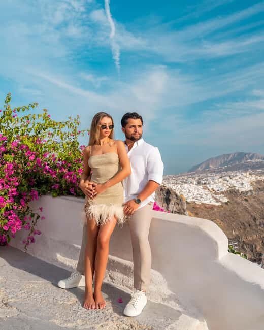 Santorini: 45-minute Photoshoot in Oia - What’s Included and Not