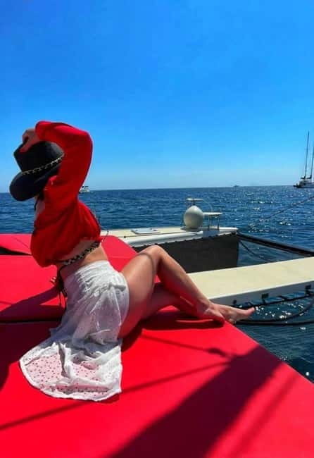 Santorini: Adventurous Catamaran Experience with Snorkeling - The Food and Drinks