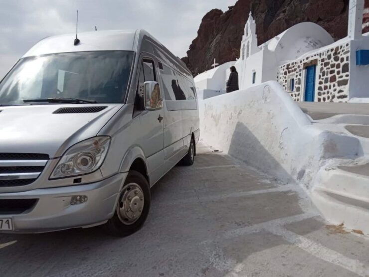Santorini: Airport, Port, and Hotels Private Transfer - Service Description