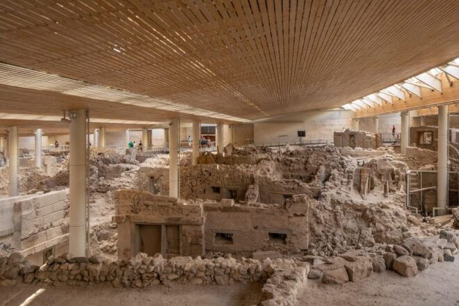 Santorini: Ancient Wonders Tour - Mysteries of Santorini - The Legend of Atlantis