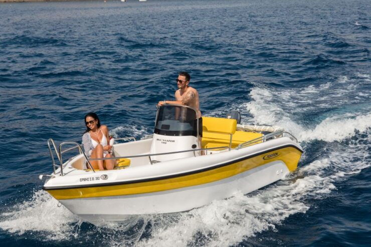 Santorini: Boat Rental With Ice and Snacks - Experience