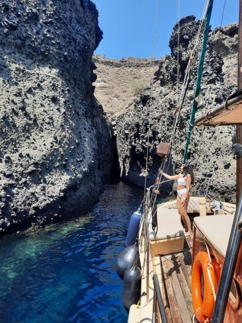 Santorini: Boat Tour in Volcano, Hot Springs and Thirassia - Tour Activity Details