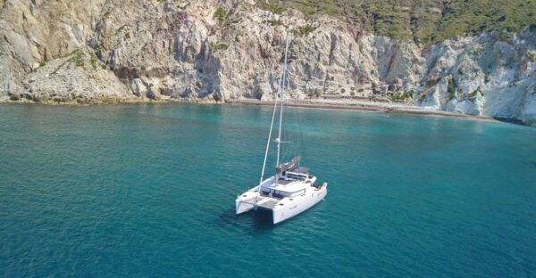 Santorini: Caldera Catamaran Cruise With Meal and Drinks - Marveling at Santorinis Stunning Sunset