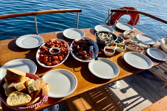 Santorini Caldera Day Traditional Cruise With Meal and Drinks - Cancellation Policy