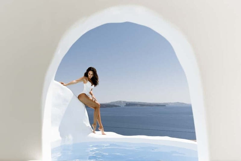 Santorini: Casual Photoshoot by Flying Dress Photo © - FAQ